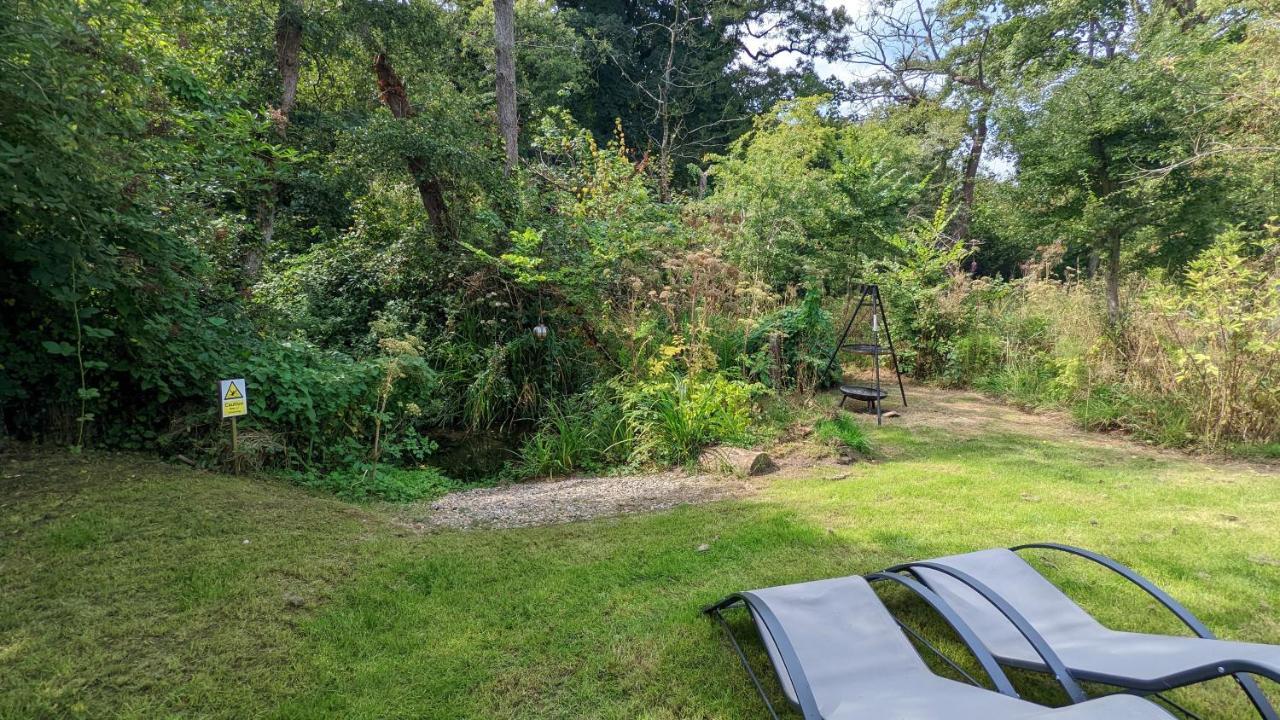 Emlyn'S Coppice - Luxury Woodland Glamping Villa Holywell  Exterior photo