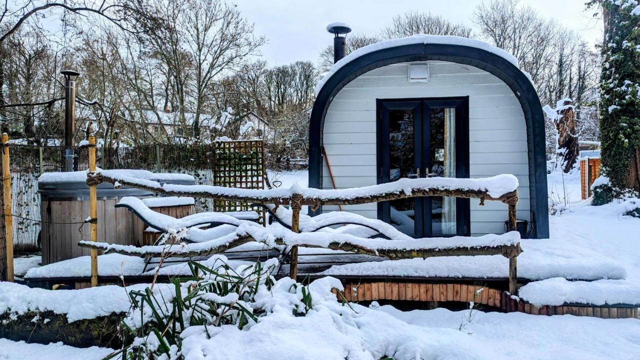 Emlyn'S Coppice - Luxury Woodland Glamping Villa Holywell  Exterior photo