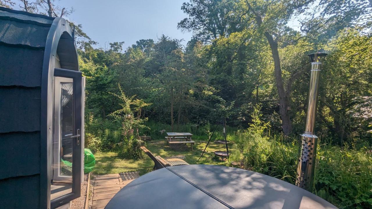 Emlyn'S Coppice - Luxury Woodland Glamping Villa Holywell  Exterior photo