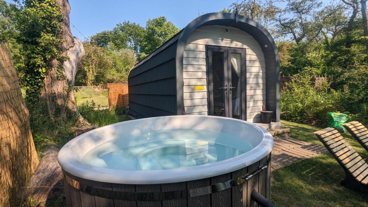 Emlyn'S Coppice - Luxury Woodland Glamping Villa Holywell  Exterior photo