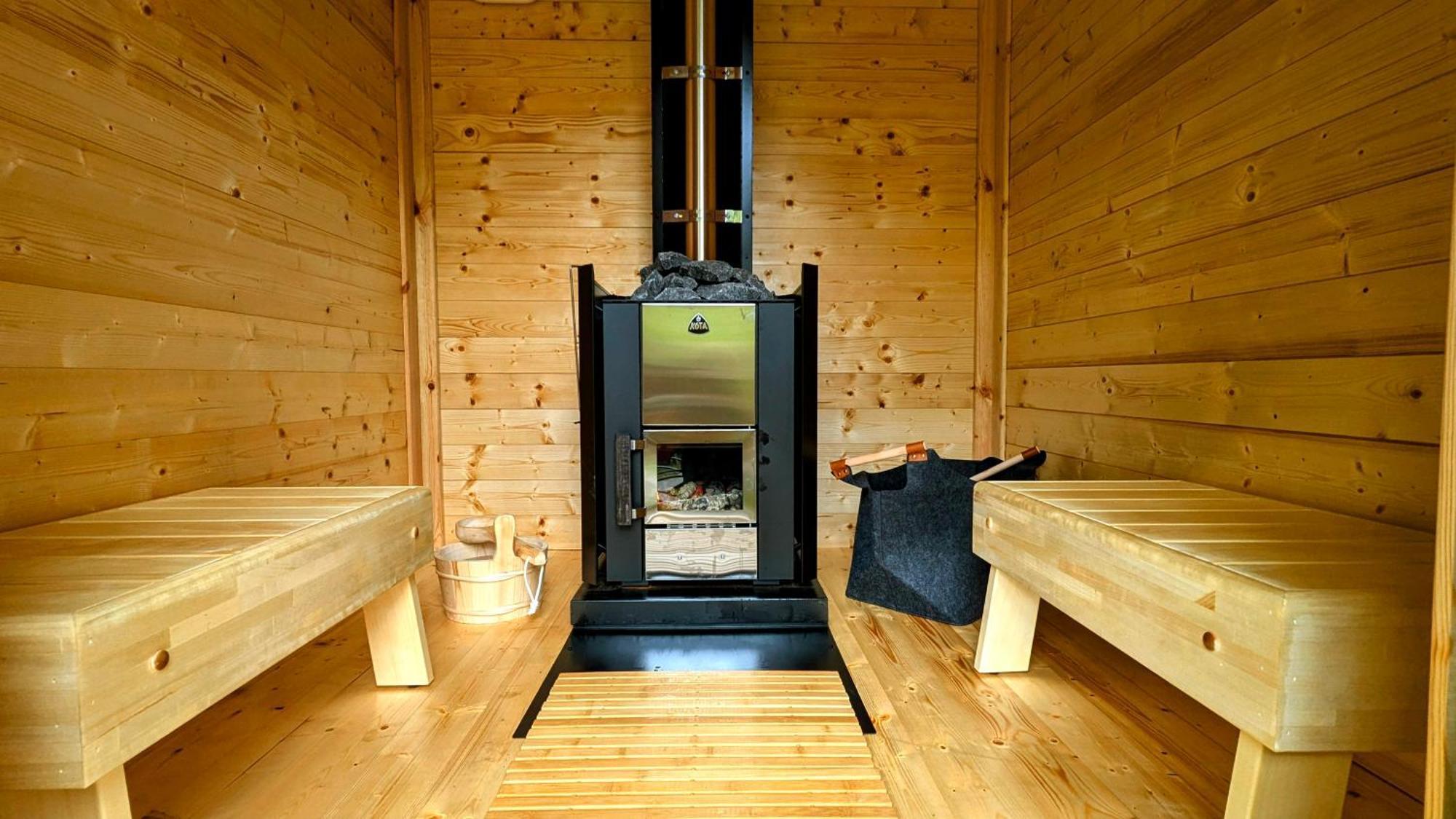Emlyn'S Coppice - Luxury Woodland Glamping Villa Holywell  Exterior photo